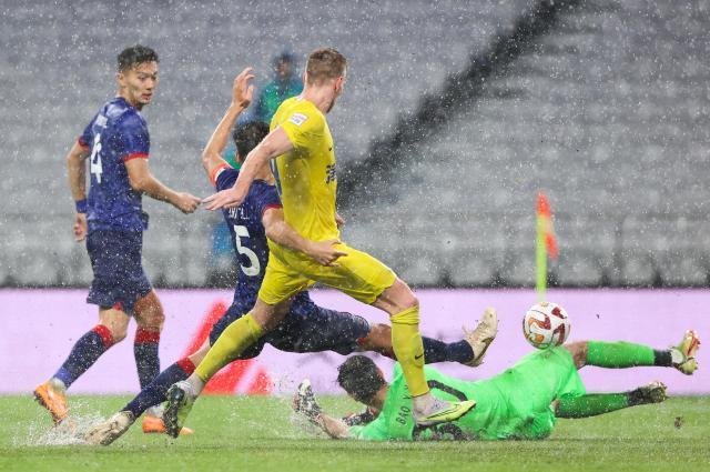 V站体育新闻-伊布附体贝里奇爆发 最佳土帅对决于根伟笑到最后