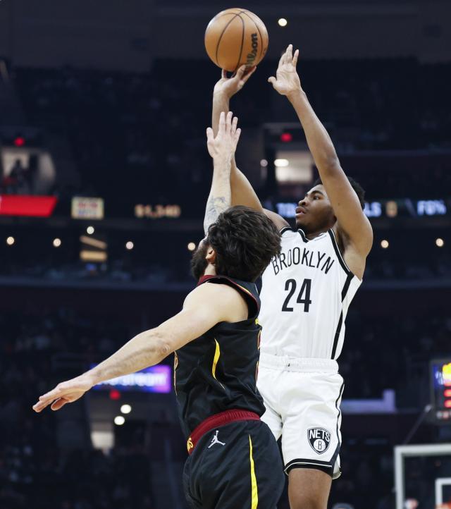 V站体育官方资讯-篮网菜鸟吹响反击号角 托马斯生涯首次上双有点飘