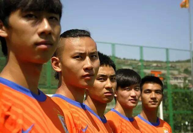 V站体育官方资讯-后蒿时代93众将挑起泰山大梁：全力准备迎击广州队