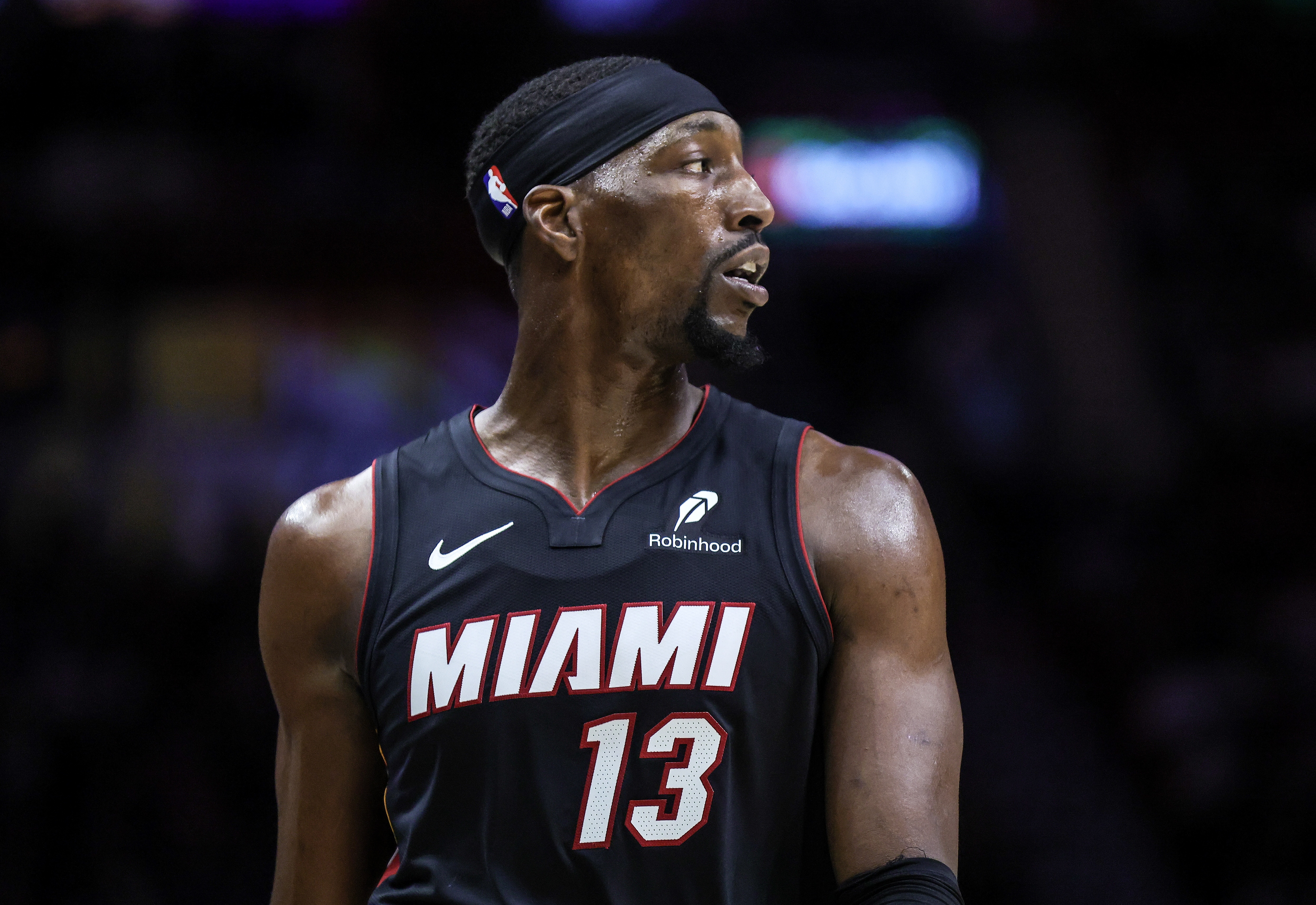 V站体育比分-阿德巴约：我们只要评论判罚就会被罚款但这确实改变了比赛