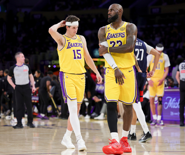 V站体育官方资讯-1228胜场里程碑！41岁勒布朗21+12+10又刷五纪录 有球无球都顶尖|詹姆斯|奇才|湖人|安东尼-戴维斯|奥斯汀·里夫斯_新浪体育_新浪新闻